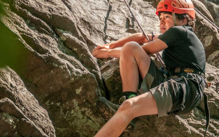 summer rock climbing program for teens near philadelphia